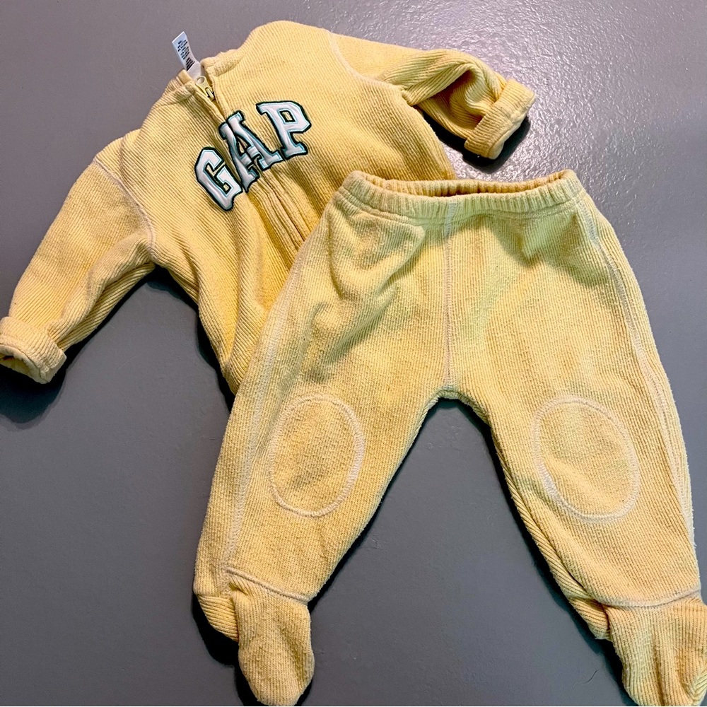 Baby Gap Light Yellow Matching Set